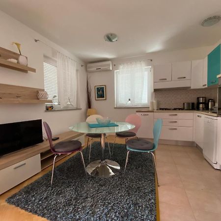 Ferienwohnung Molnar Premantura Exterior foto