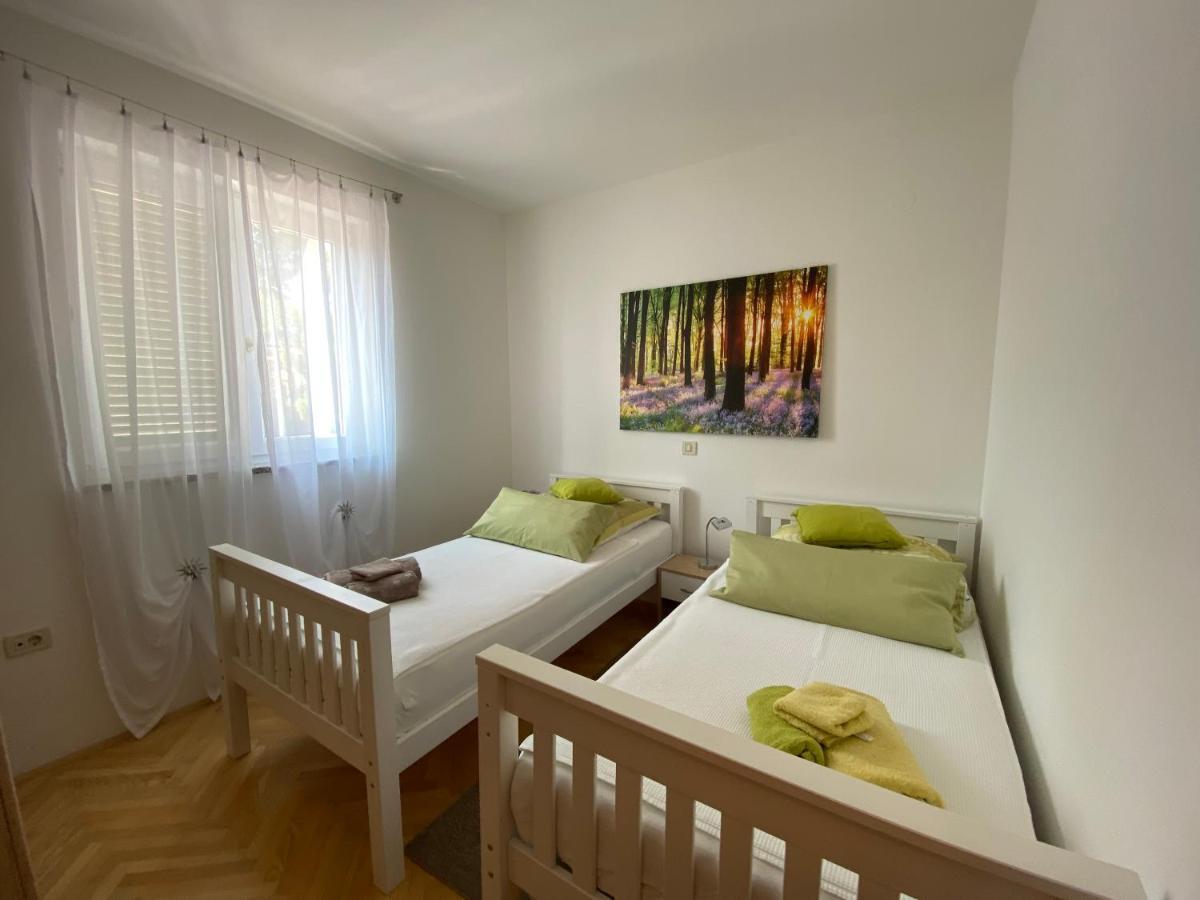 Ferienwohnung Molnar Premantura Exterior foto