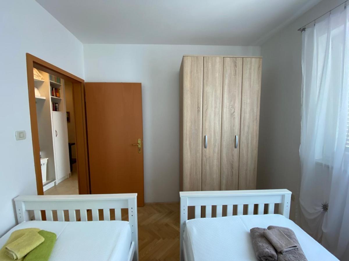 Ferienwohnung Molnar Premantura Exterior foto