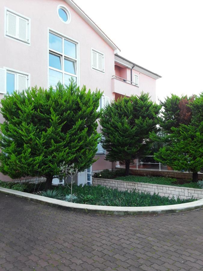 Ferienwohnung Molnar Premantura Exterior foto